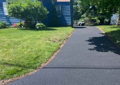 Asphalt driveways service 2